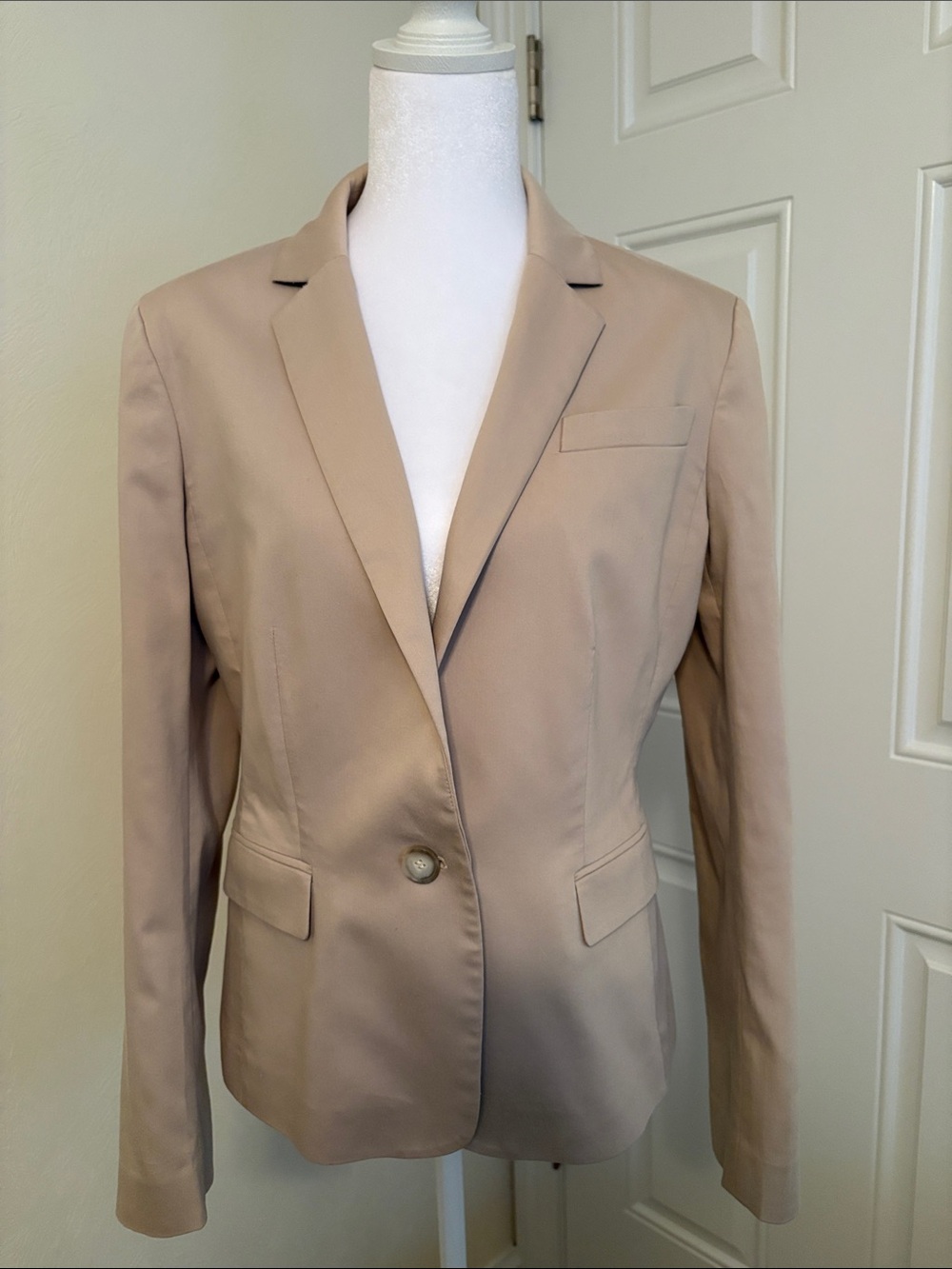 Ann Taylor Women's Blazer in Tan